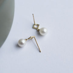 Solid 9K Gold/Genuine Freshwater Pearl élodie Earrings