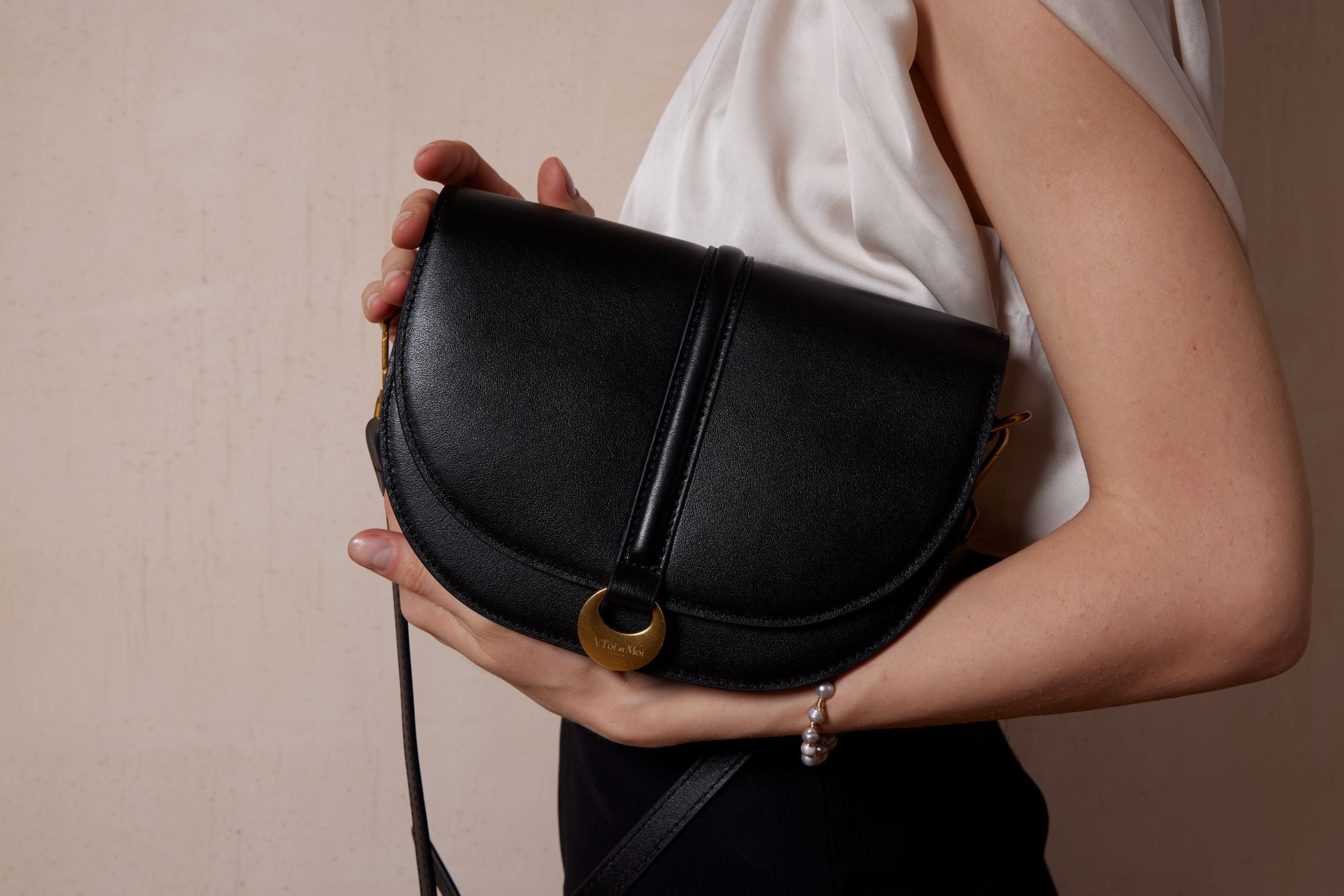 Chelsea Crossbody Bag - Black