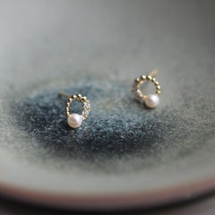 Solid 9K Gold/Genuine Freshwater Pearl déesse de la lune Earrings