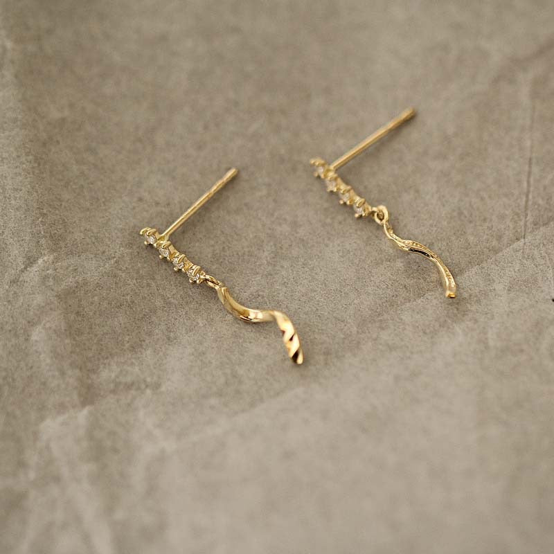 Solid 9K Gold Spinning Star Earrings